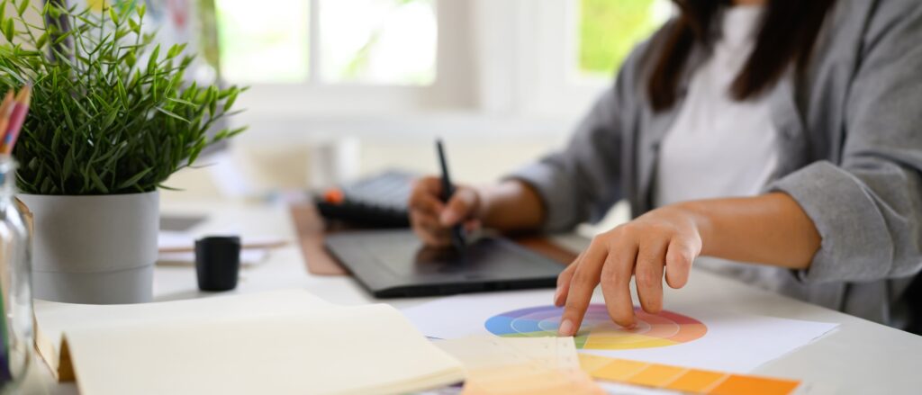 グラフィックデザイン分野と補助金の相性